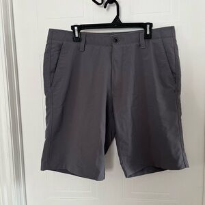 Under Armour heat gear Gray Flat Front Shorts Lightweight Casual